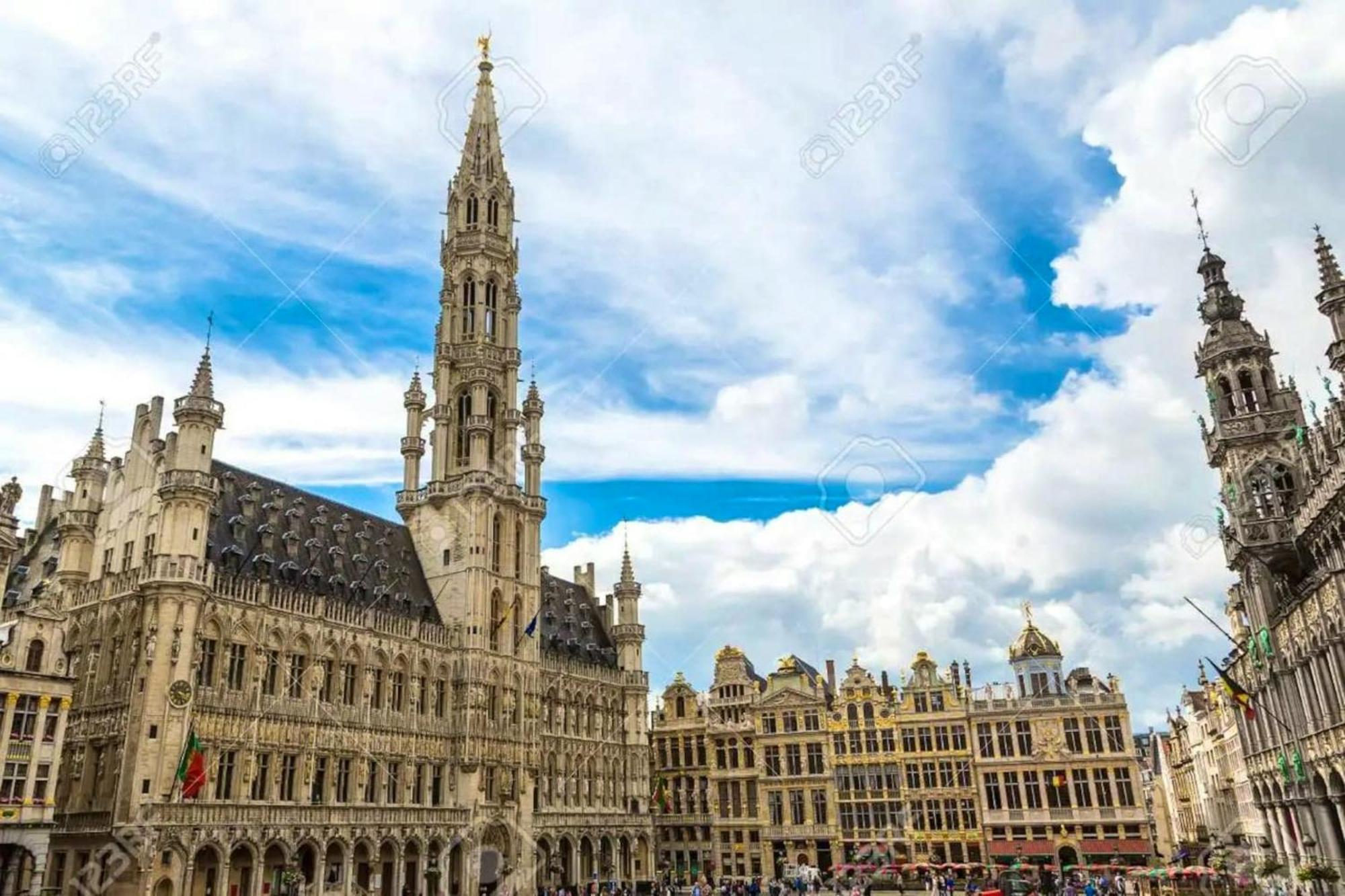 Modern In Molenbeek Saint Jean / 77 M² / Parking * Brussel