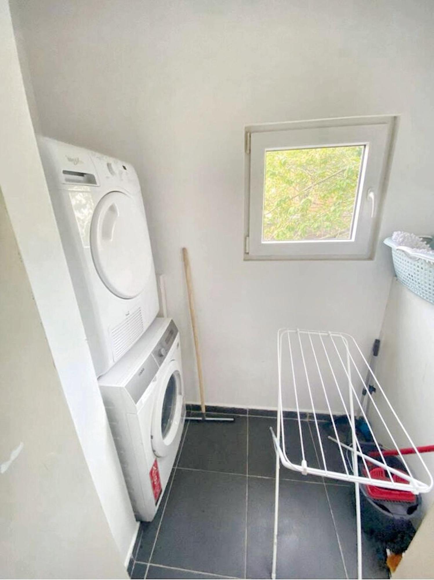 Modern In Molenbeek Saint Jean / 77 M² / Parking *