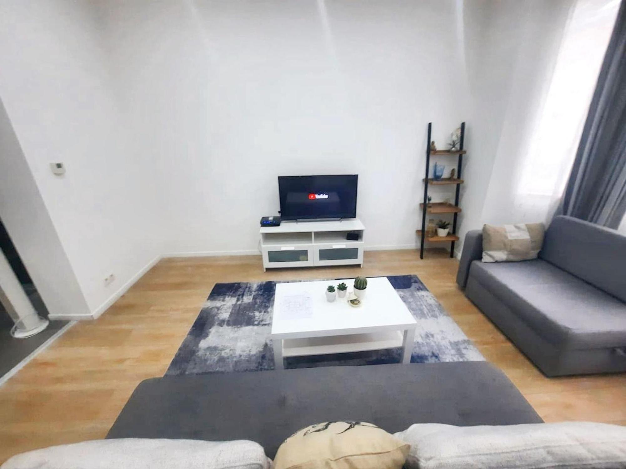 Appartement Modern In Molenbeek Saint Jean / 77 M² / Parking *