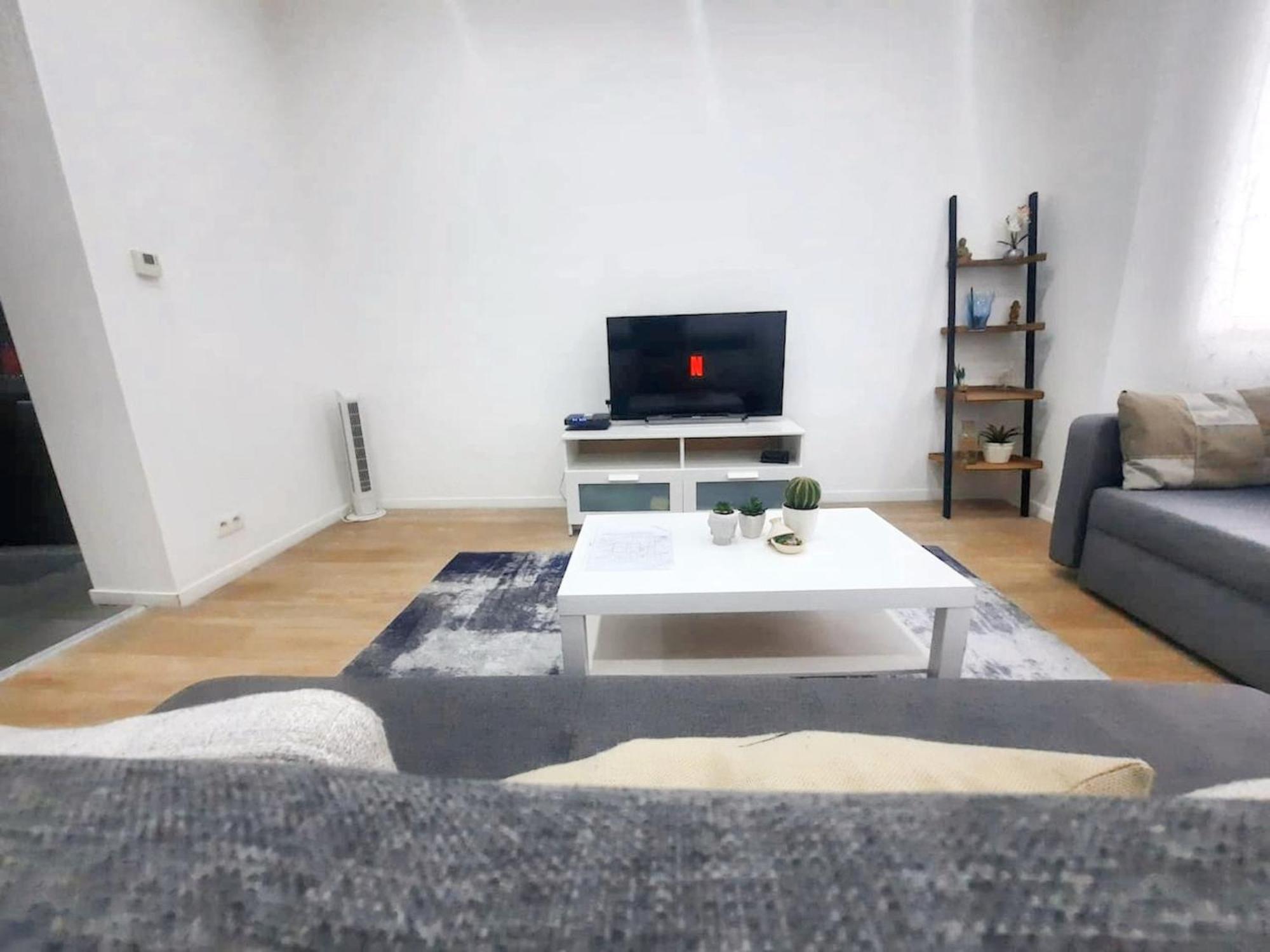 Modern In Molenbeek Saint Jean / 77 M² / Parking *