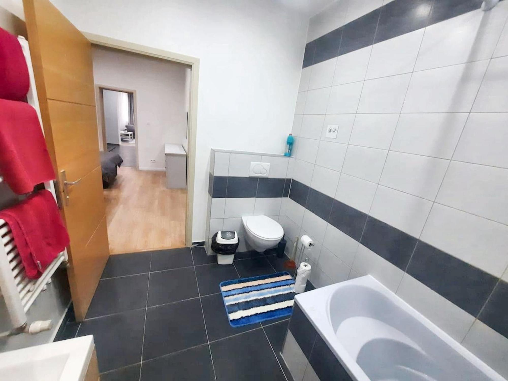Modern In Molenbeek Saint Jean / 77 M² / Parking Bruxelles