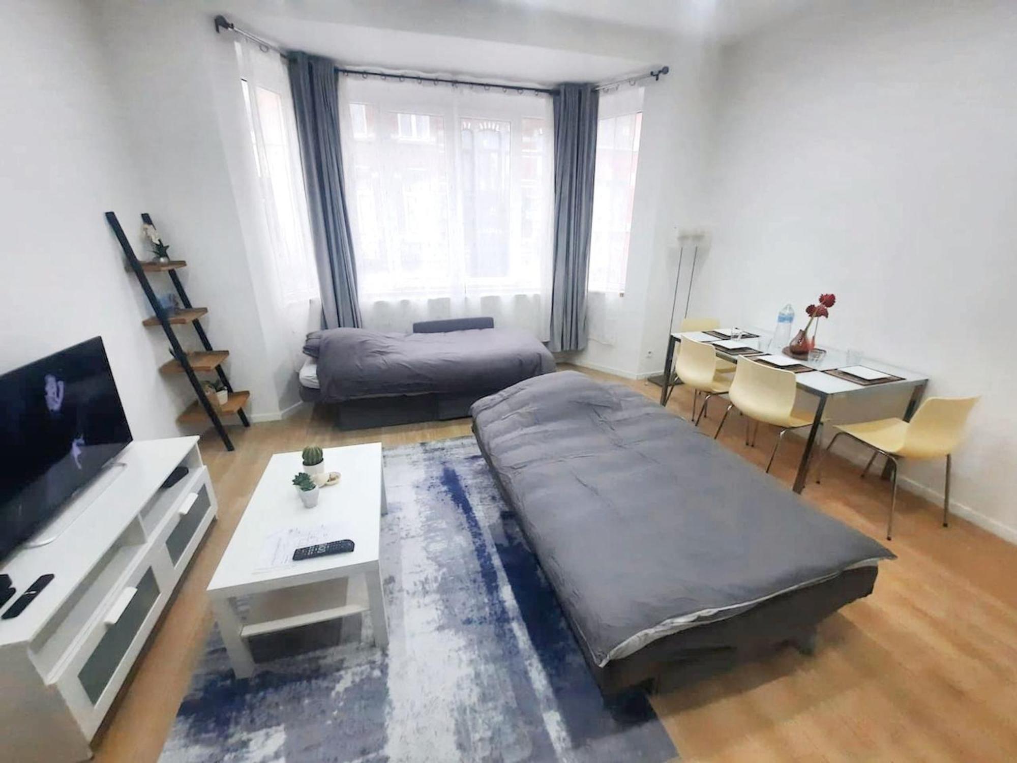 Modern In Molenbeek Saint Jean / 77 M² / Parking