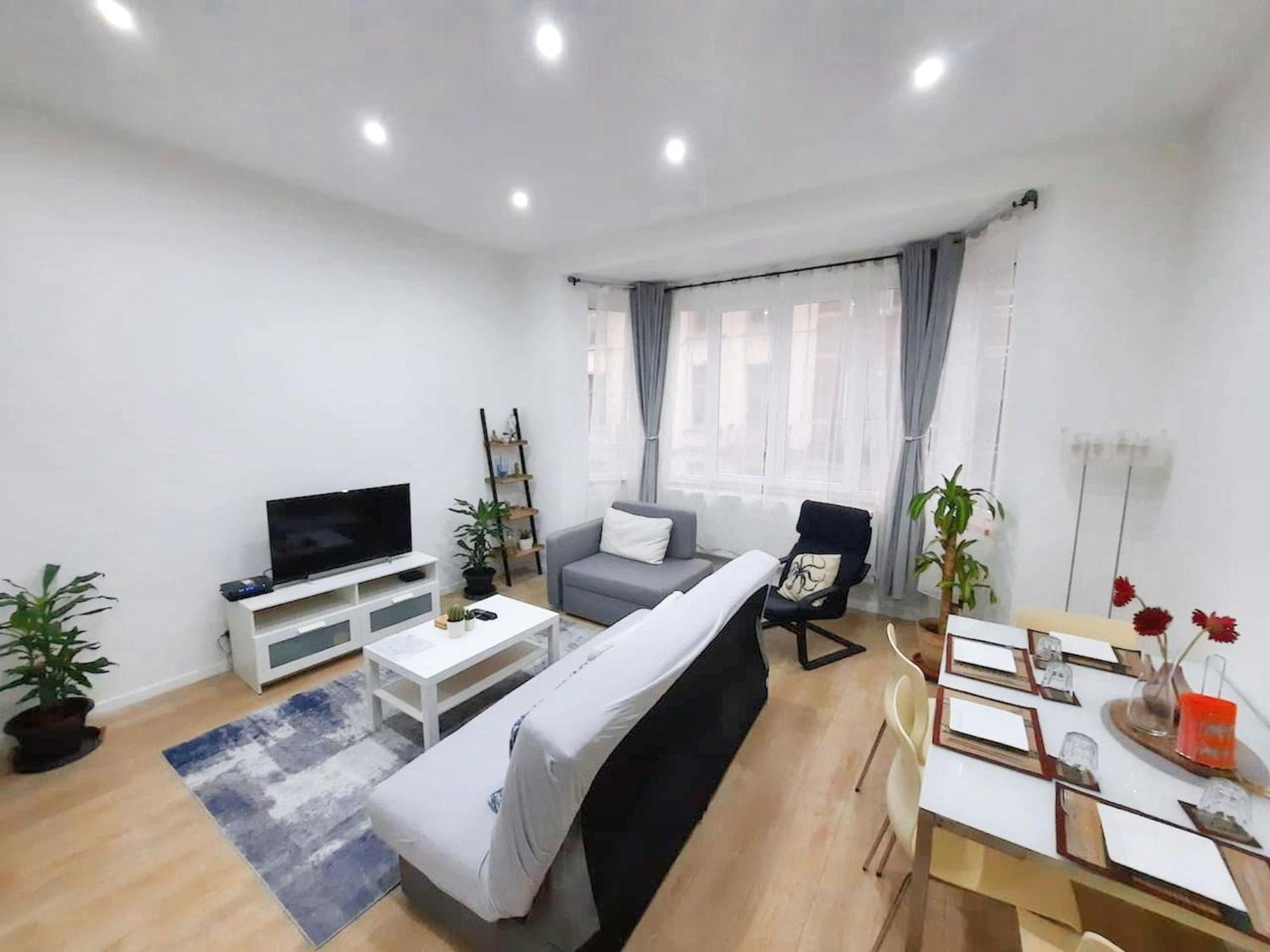 Modern In Molenbeek Saint Jean / 77 M² / Parking Appartement Bruxelles